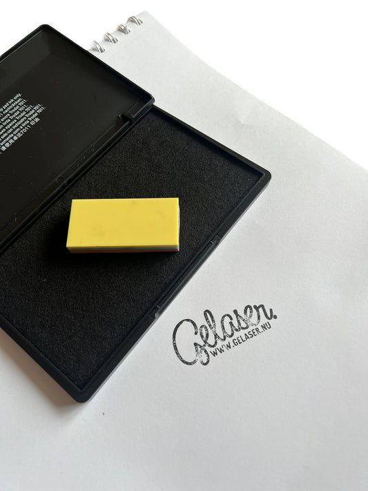 Stempel op Maat – Duurzaam & Gepersonaliseerd met Lasergravure