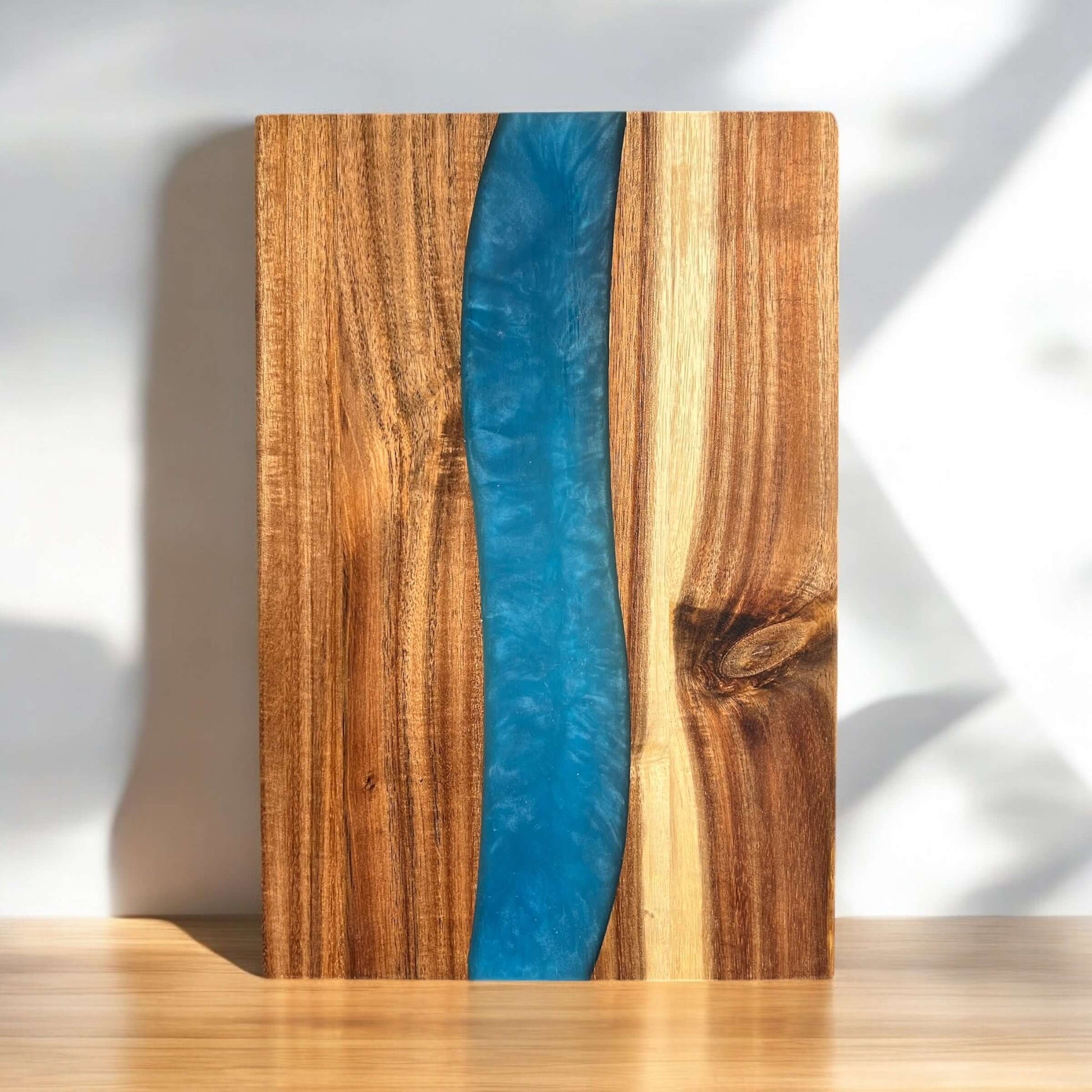 Acacia houten snijplank met epoxy detail | personaliseer hem nu! overzicht foto